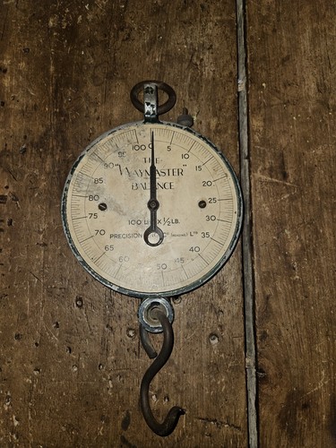Nice vintage hanging scale - nice,
