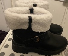 Tu black Faux Leather Ankle