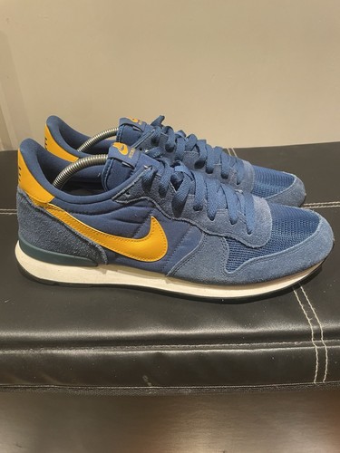 Rare nike internationalist - v,