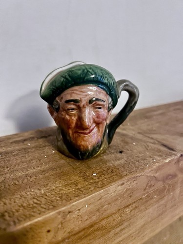 Royal doulton toby - doulton,
