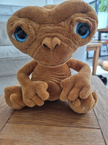 The extra terrestrial - e.t., extra-terrestrial