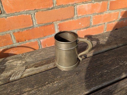 Vintage glass bottom tankard - bottom,