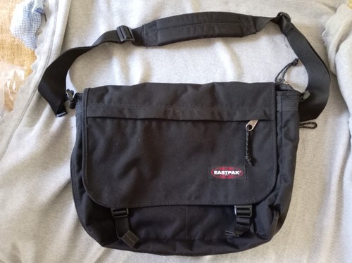 Eastpak black messenger - black,