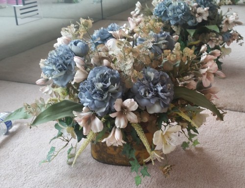 Flower arrangement - ,