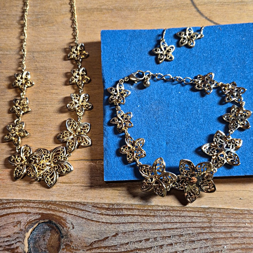 Avon gold tone - avon,