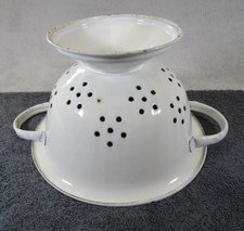 Lovely Quality Vintage Cream Enamel Farmhouse Style Colander / Strainer