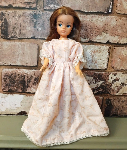 Dress gown fits - gown, sindy