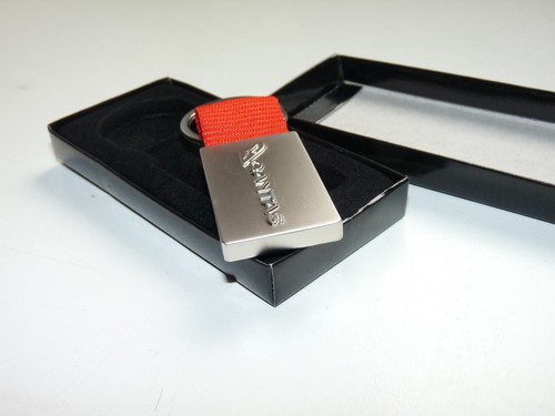 Qantas 2025 metal - key, /