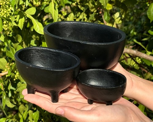 Cast iron cauldron - cast,