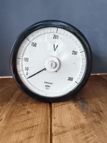 Vintage cirscale brand - vintage,