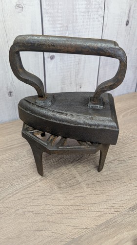 Antique cast iron flat - flat,