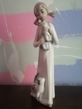 CASADES - (Girl with Cats Figurine Porcelain) - MADE IN SPAIN 