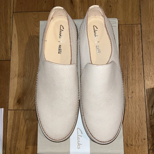 CLARKS.CUSHION.NEW/BOX.”HIDL