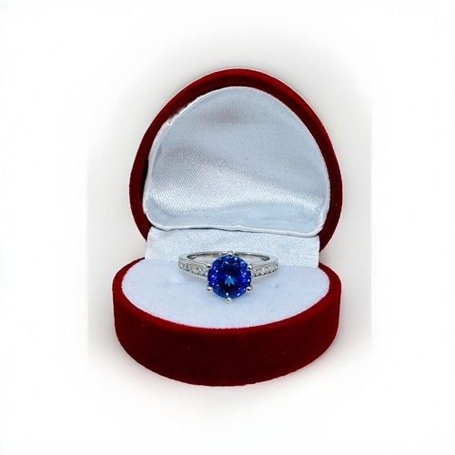 Solitaire ring with - ring, tanzanite