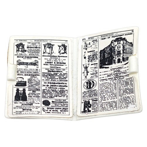 Playmobil newspaper white
