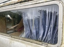 Commer side windows - side,