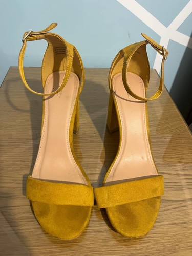 Papaya mustard suede block
