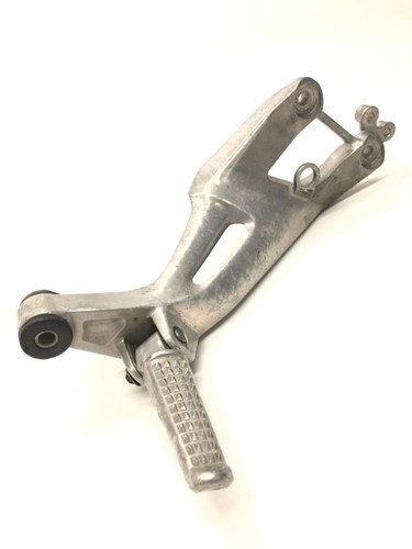 Right rear footrest - rear,
