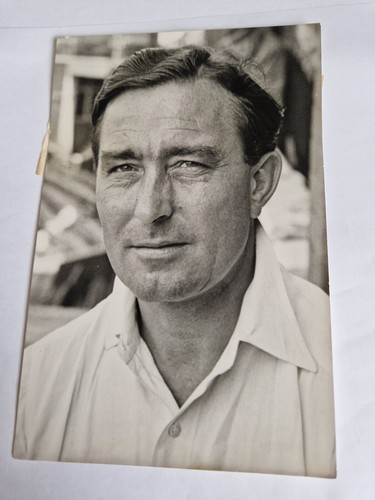 Denis compton official - denis,