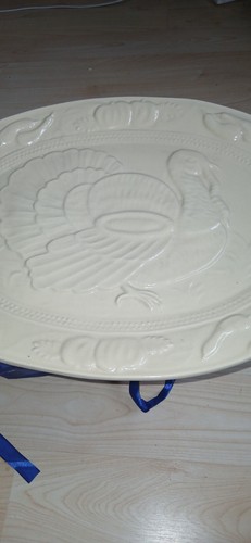 Large beige turkey - large, serving