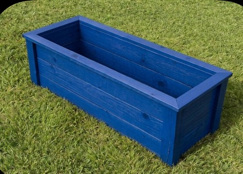 Wooden garden planter trough