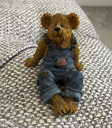Small resin teddy bear - resin,
