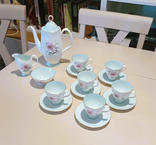 Vintage 1950s royal - vintage,