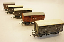 5 x 00 gauge SOUTHERN RAILWAY VANS - BROWN - GRAFAR HORNBY,                f