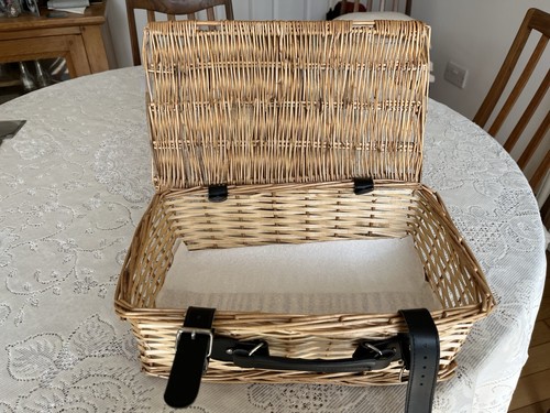 Two person wicker picnic - two,