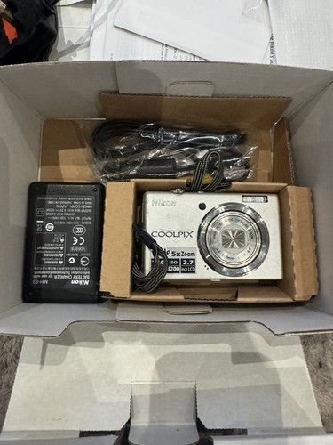 Nikon coolpix s570 digital - nikon,