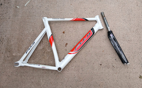 Fuji track pro frameset 58cm - fuji,
