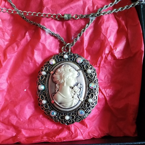 Vintage summoning cameo - vintage,,, summoning"