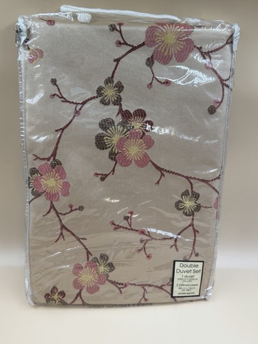 Luxurious stunning jacquard - stunning,