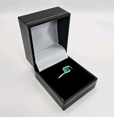 Natural emerald ring - natural, 925