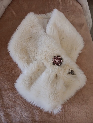 Pull through faux fur shoulder - fur,