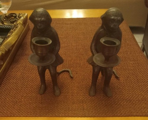 Pair brass monkeys - of,