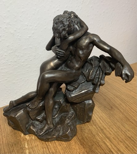 Vtg heredities bronze - bronze, resin