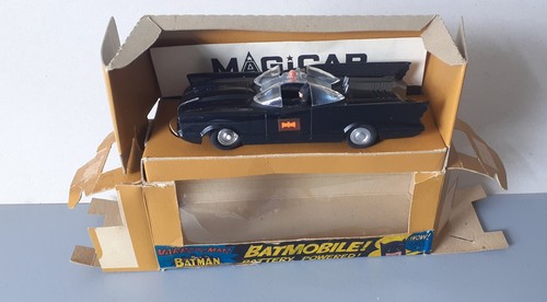 Magicar batmobile triang - by,