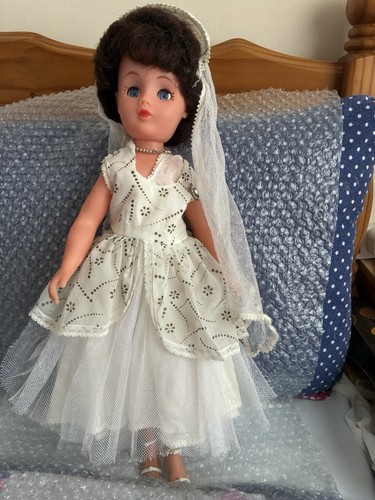 Vintage 1950s roddy - bride, doll
