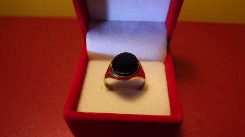 9ct yellowgold black oval - 9ct,
