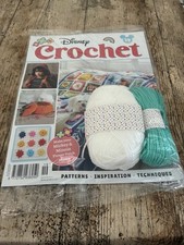 Disney Crochet Magazine Issue  19 Make your Mickey & Minnie Flower Patch square