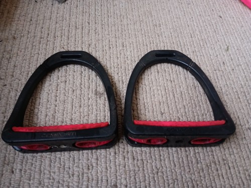 Compositi stirrups black with - stirrups.,