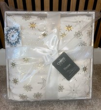 Cozee Home White Star Print