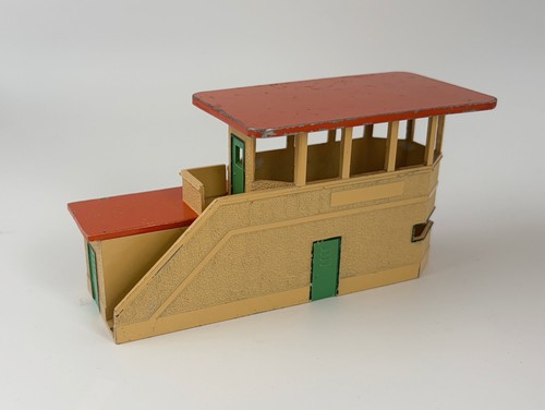 Hornby dublo signal box - hornby,