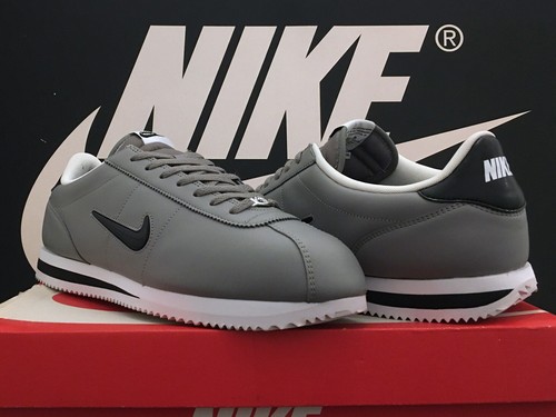 Vtg 2017 nike cortez basic - 2017,