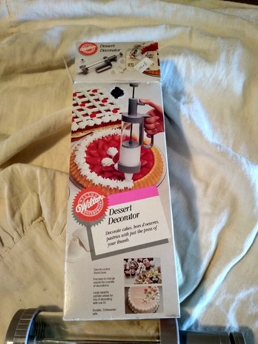 Wilton dessert decorator - dessert,