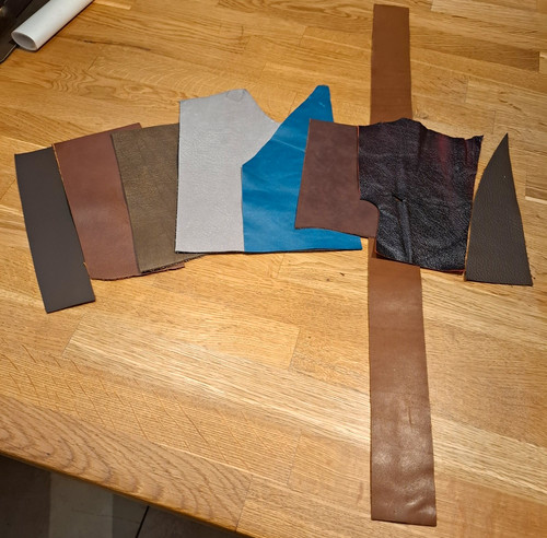 Small leather remnants - 9x,