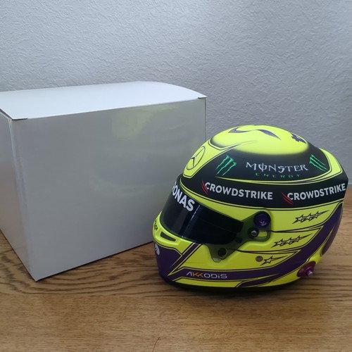 Lewis hamilton mercedes 2022 - lewis,