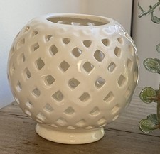 Pottery-Cream Filigree