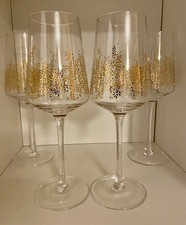 A New Boxed Set Of 4 Sara Miller-Portmeirion Wine Glasses - 26cm-10” Tall